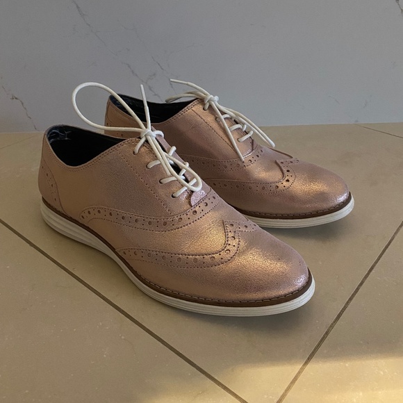 Cole Haan Original Grand Rose Gold Wingtip Oxfords Lightweight Size 8B RRP $180 - Picture 2 of 10